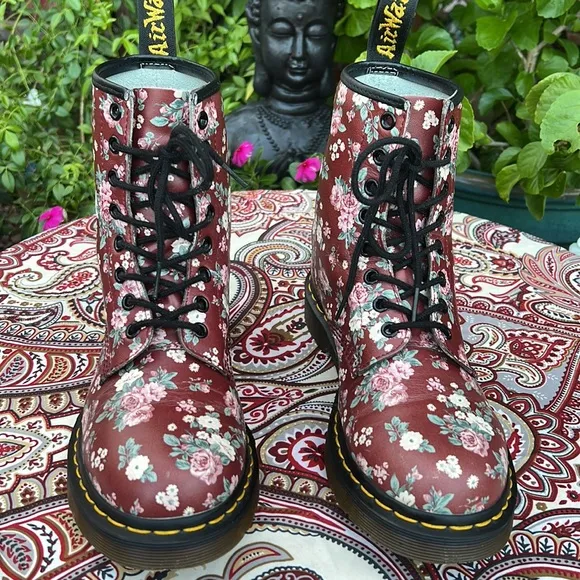🌺🌸 Dr. Martens Burgundy Rose Floral Boots 🌸🌺
