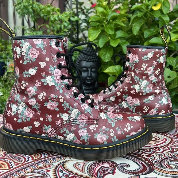 🌺🌸 Dr. Martens Burgundy Rose Floral Boots 🌸🌺