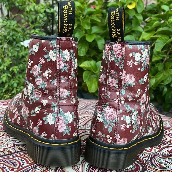 🌺🌸 Dr. Martens Burgundy Rose Floral Boots 🌸🌺
