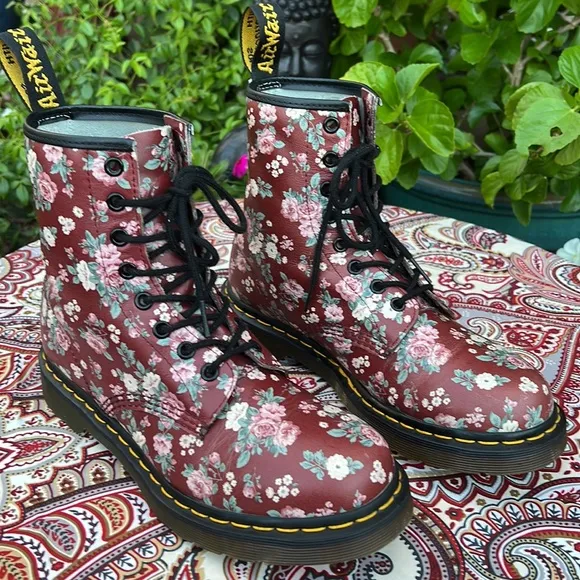 🌺🌸 Dr. Martens Burgundy Rose Floral Boots 🌸🌺