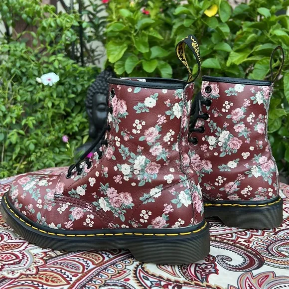 🌺🌸 Dr. Martens Burgundy Rose Floral Boots 🌸🌺