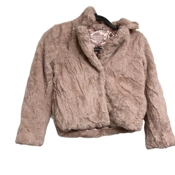 🆕 Francesca’s Collections franki Faux Fur Jacket for Girls
