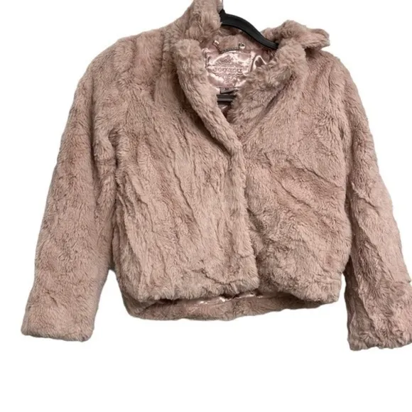 🆕 Francesca’s Collections franki Faux Fur Jacket for Girls