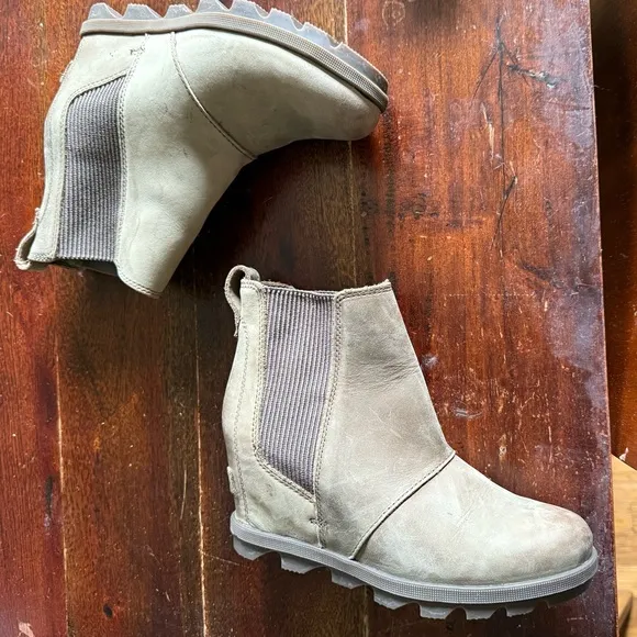 •🌺 Sorel lea green wedge boots 6.5