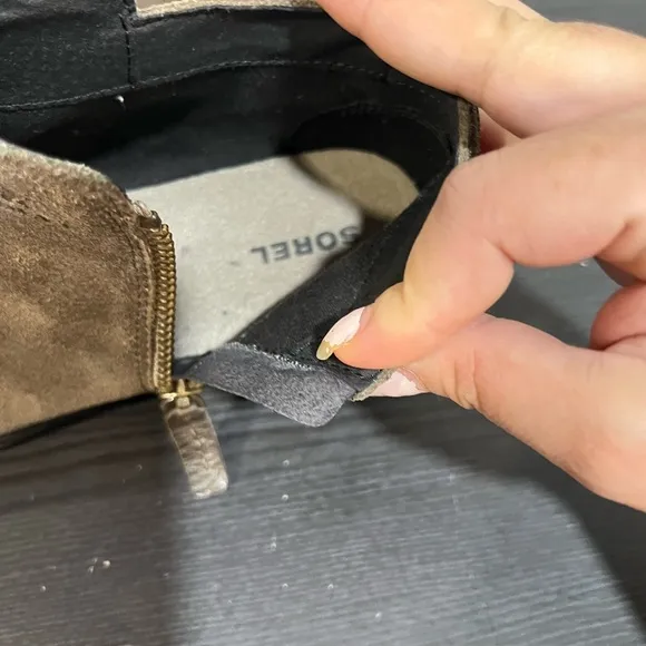 - - Sorel Major light Olive Green Booties, Size 8