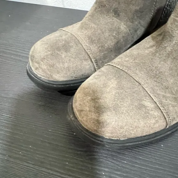 - - Sorel Major light Olive Green Booties, Size 8