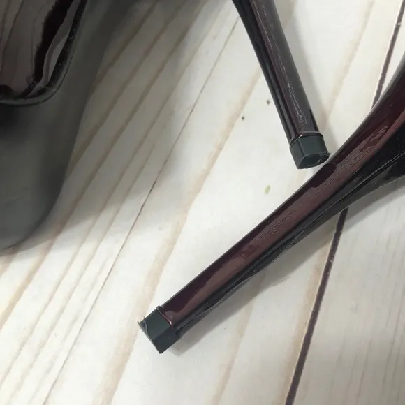 🌻 Stuart Weitzman Maroon Stiletto Leather Heels
