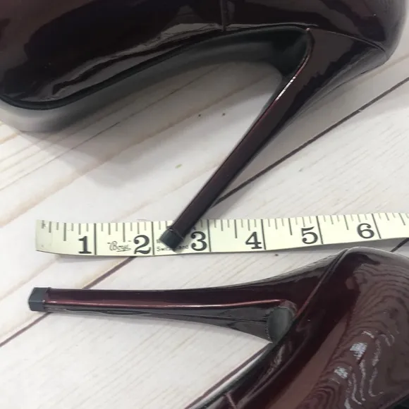 🌻 Stuart Weitzman Maroon Stiletto Leather Heels
