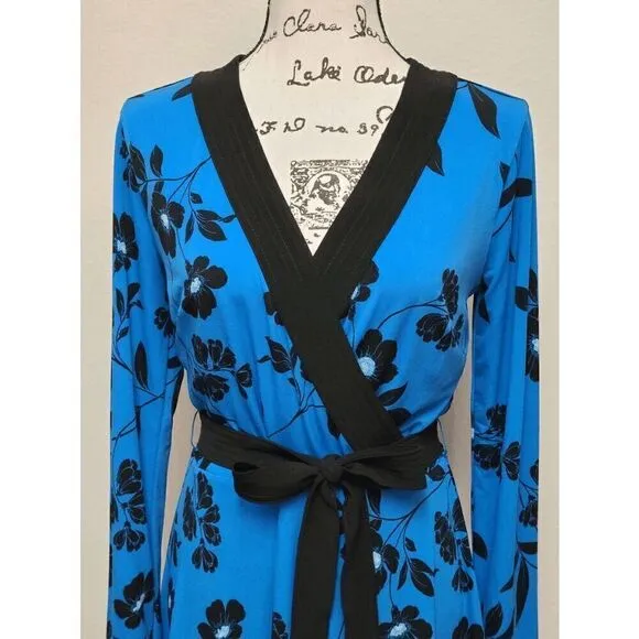💙 WHITE HOUSE BLACK MARKET Long Sleeve Reversible Blue Matte Jersey Dress M