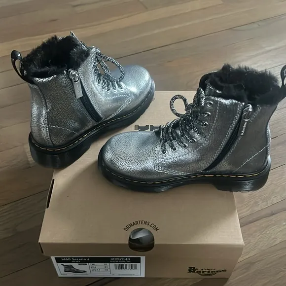 100% Authentic Dr. Martens Girls Boots Silver Distressed Foil Faux  Fur Size 13