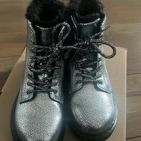 100% Authentic Dr. Martens Girls Boots Silver Distressed Foil Faux  Fur Size 13