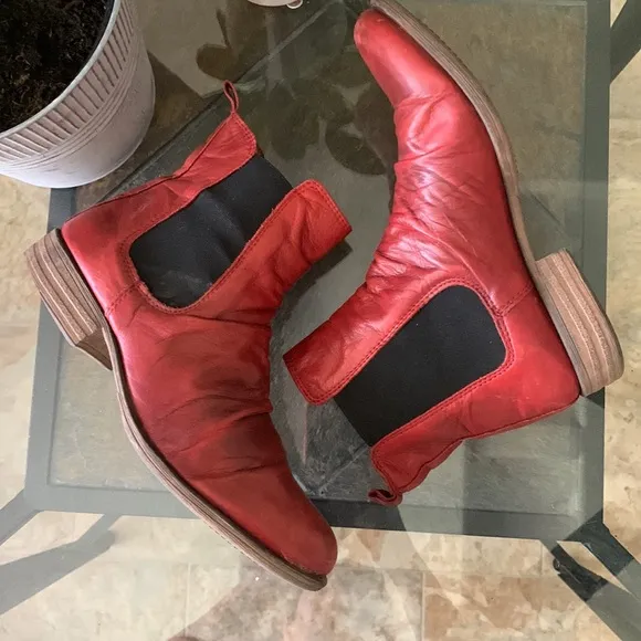 🔥1/2 of Summer Sale!🔥 MIZ MOOZ LISSIE CHELSEA BOOTS- BORDEAUX