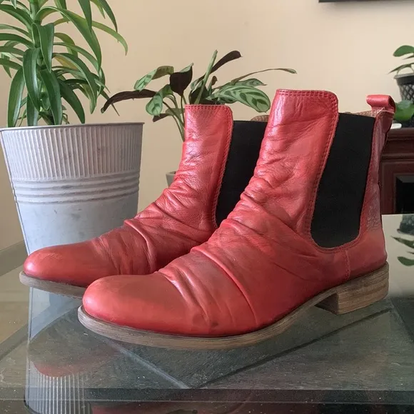 🔥1/2 of Summer Sale!🔥 MIZ MOOZ LISSIE CHELSEA BOOTS- BORDEAUX