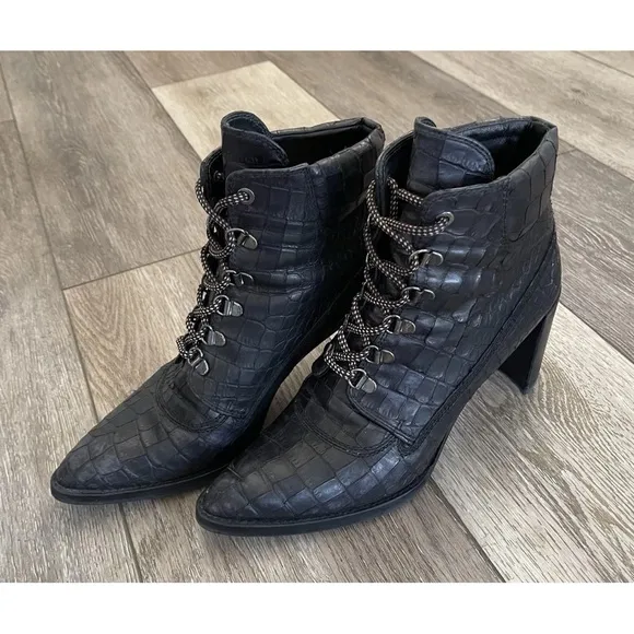 $598 Gigi Hadid x Stuart Weitzman Black Croc Embossed Leather Lace-up Boots 8M