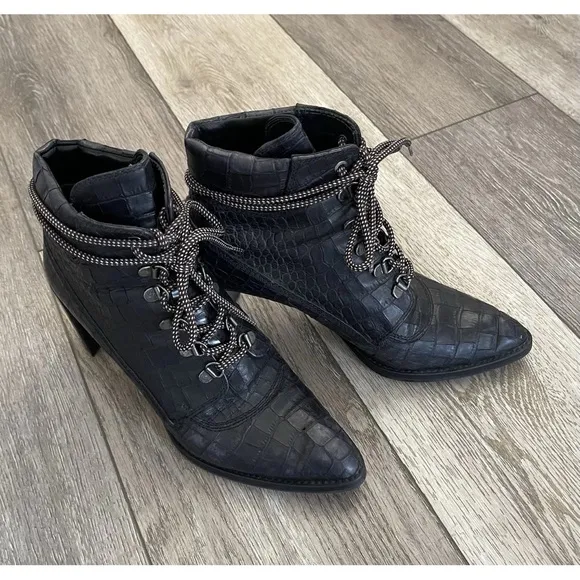 $598 Gigi Hadid x Stuart Weitzman Black Croc Embossed Leather Lace-up Boots 8M