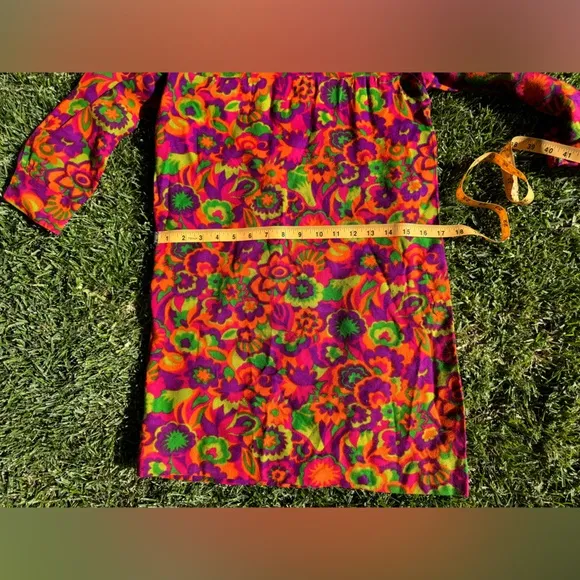 60s Vintage Bright Floral Long Sleeeved Mini Dress