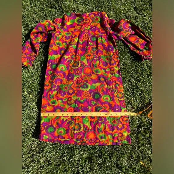 60s Vintage Bright Floral Long Sleeeved Mini Dress