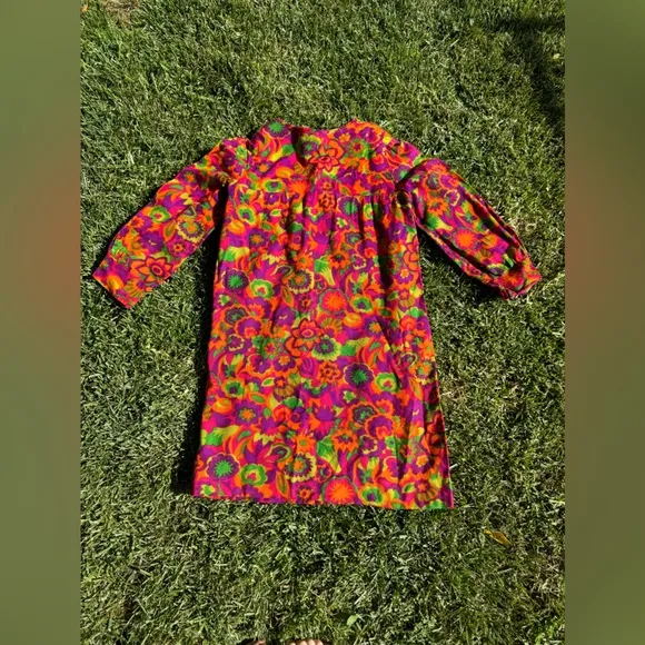 60s Vintage Bright Floral Long Sleeeved Mini Dress