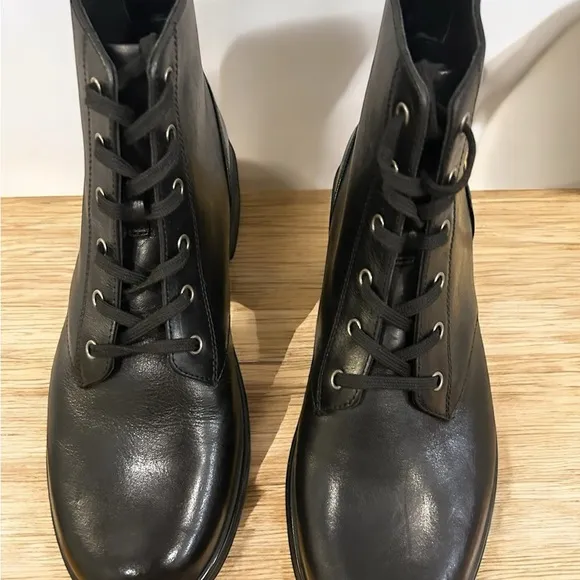 Abeo Vista Lace Black Leather Lace-Up Boots women’s size 10 nearly new