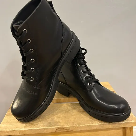 Abeo Vista Lace Black Leather Lace-Up Boots women’s size 10 nearly new