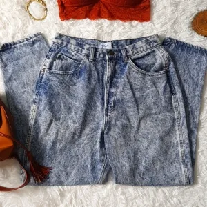 ACID WASH RARE VINTAGE CHIC MOM HIGHWAISTED JEANS
