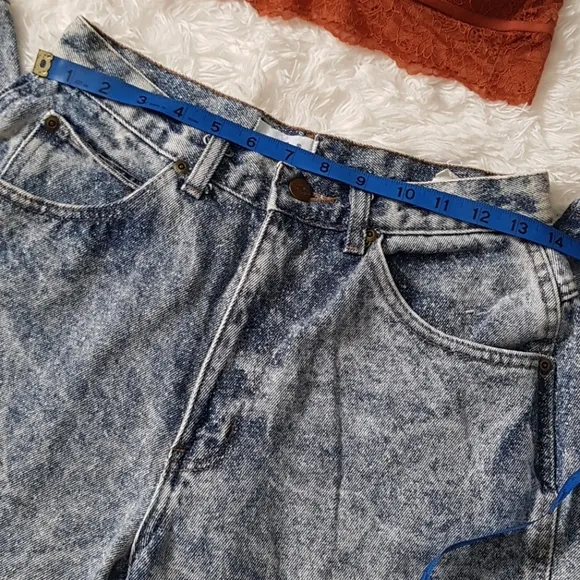 ACID WASH RARE VINTAGE CHIC MOM HIGHWAISTED JEANS