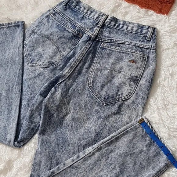 ACID WASH RARE VINTAGE CHIC MOM HIGHWAISTED JEANS