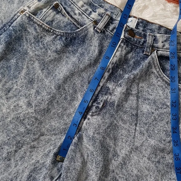 ACID WASH RARE VINTAGE CHIC MOM HIGHWAISTED JEANS