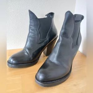 Acne Studios Star Black Ankle Boots Size 38