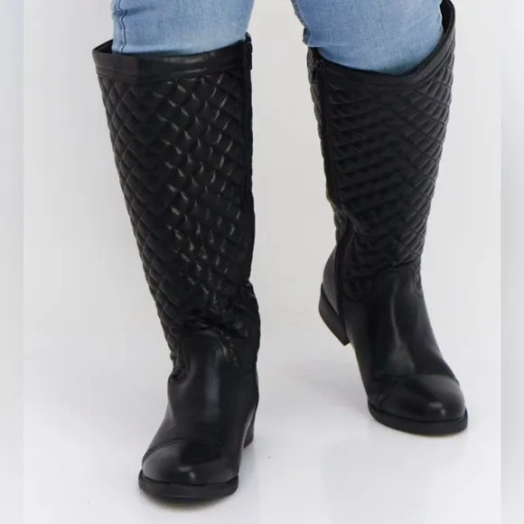 AEROSOLES ESTABLISH WIDE CALF RIDING BOOT WOMEN BLACK QUILTED SIZE 6.5  (No Box)