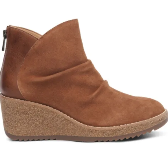 AETREX Kara Cognac 39/8.5  Brown Wedge Waterproof Cork Comfy Support Ankle Boots