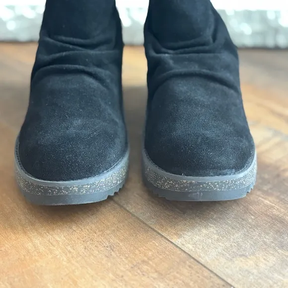 Aetrex Women’s Size 6-6.5 Kara Ankle Wedge Black Suede Leather Boots