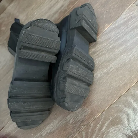 Akaada Rin Black Elastic Combat Boots 100% Leather