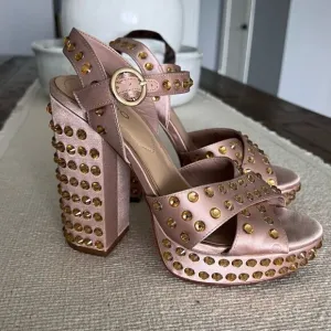 ALDO Block Heels Blush Rhinestone Platform Shoes Color Pale Pink Satin Size 7.5