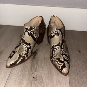 ALEXANDRE BIRMAN NATURAL PYTHON BLOCK-HEEL BOOTIES SIZE 38 - 7.5 US