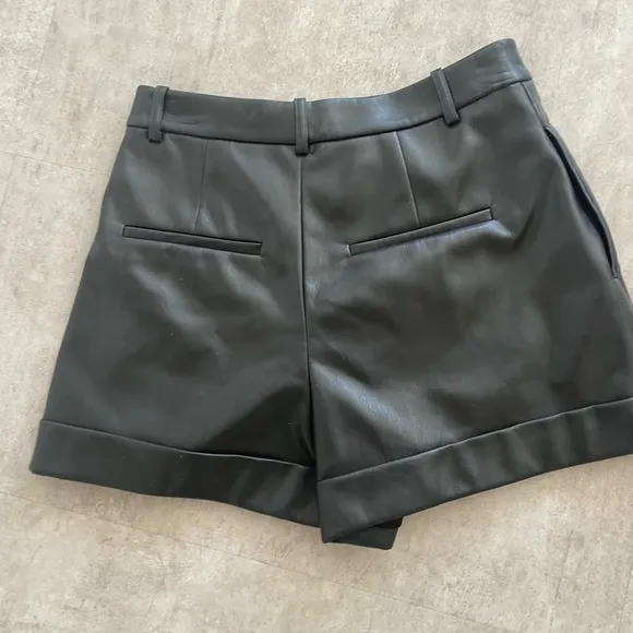 Alice   Olivia Black Faux Leather Shorts