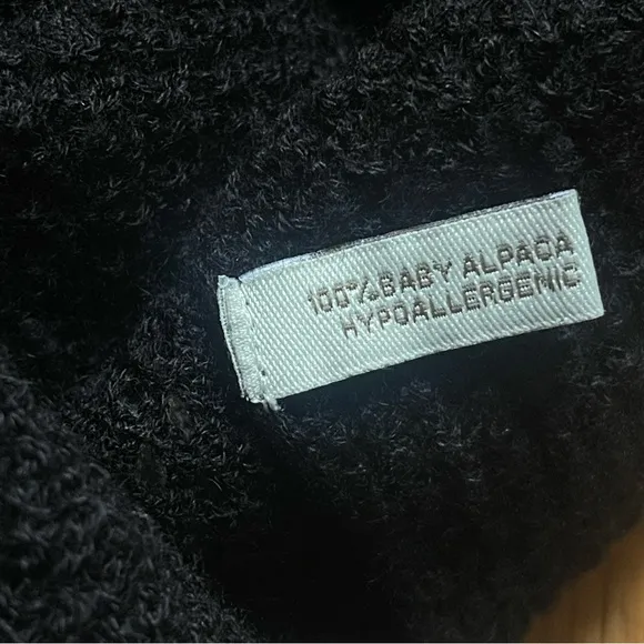 Alicia Adams Alpaca Cozy 100% Baby Alpaca Sweater Size M