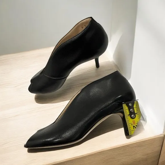 Amalfi by Rangoni Leather Black Dress Booties Heels shoes size 6 M made in Italy