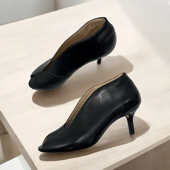 Amalfi by Rangoni Leather Black Dress Booties Heels shoes size 6 M made in Italy