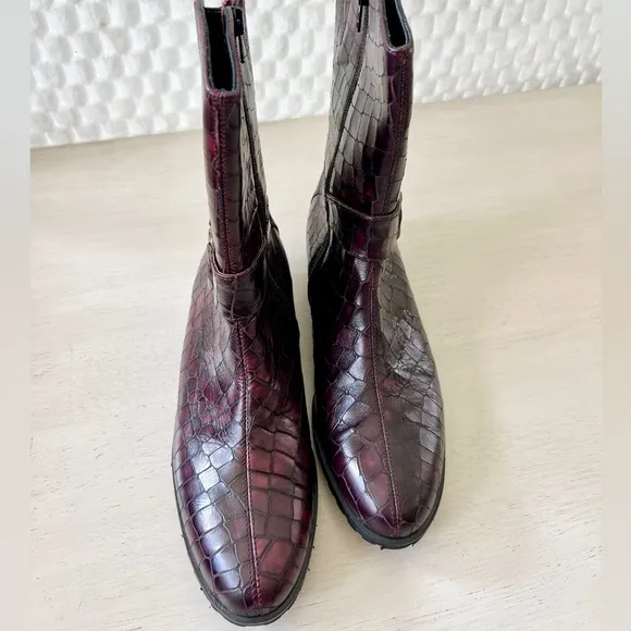 Amalfi by Rangoni Women's Pria Ankle Boot Burgandy Size 8.5” Made in Italy NWOT