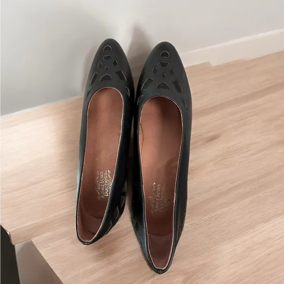 American Duchess Black Leather Kitten Heel Pumps Sz 10.5 Geometric Cutouts
