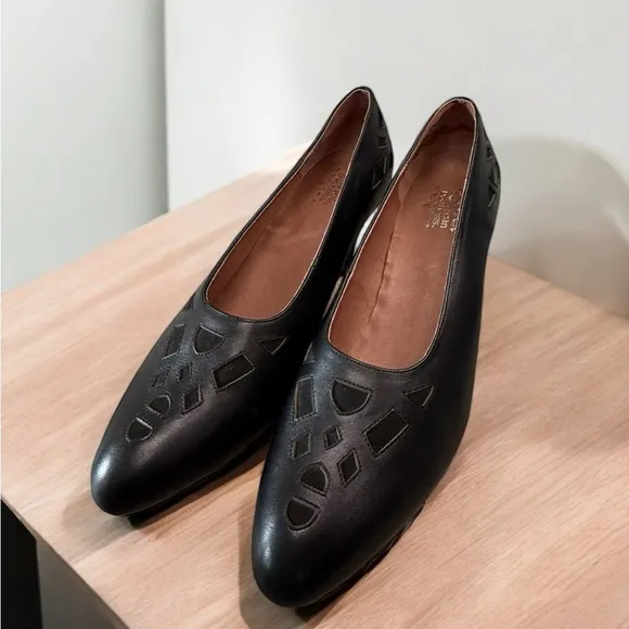 American Duchess Black Leather Kitten Heel Pumps Sz 10.5 Geometric Cutouts