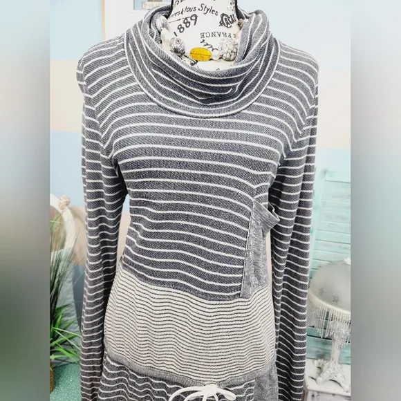 Anthropologie Long Sleeve Striped Tunic