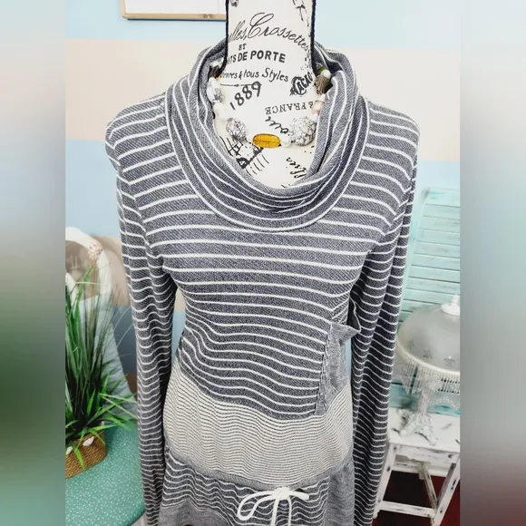 Anthropologie Long Sleeve Striped Tunic