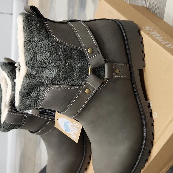 Apres Jewel Ankle Boots