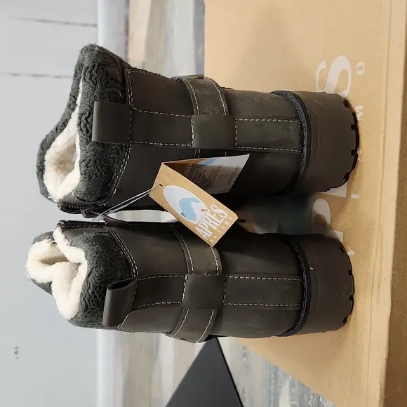 Apres Jewel Ankle Boots