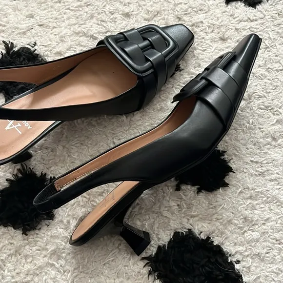 Aquatalia Adrienn Kitten Heel Slingback size 7.5 black gorgeous new heels