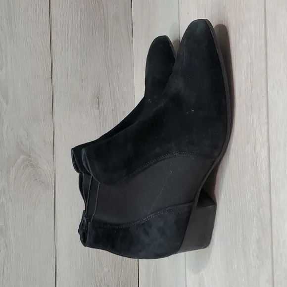 Aquatalia Womens Falco Chelsea Ankle Suede Heels Boots shoes sz 7