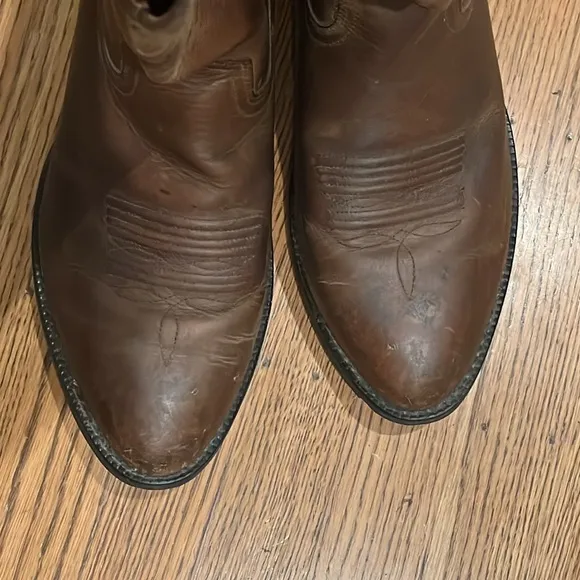 Ariat cowboy boots