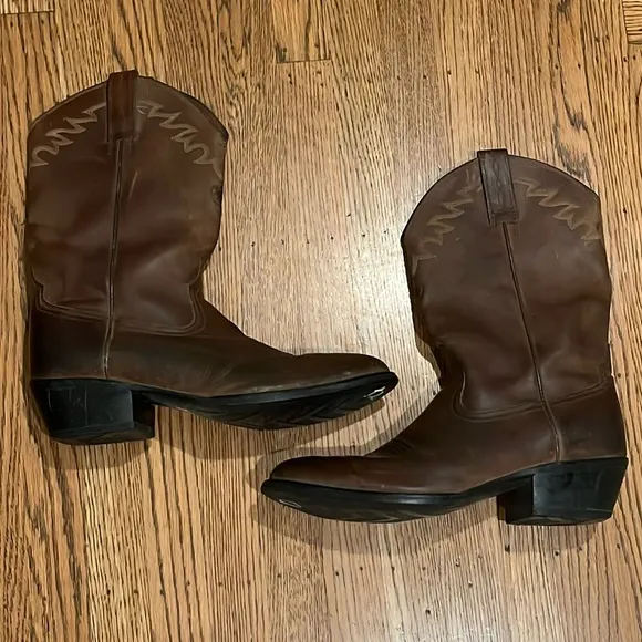 Ariat cowboy boots